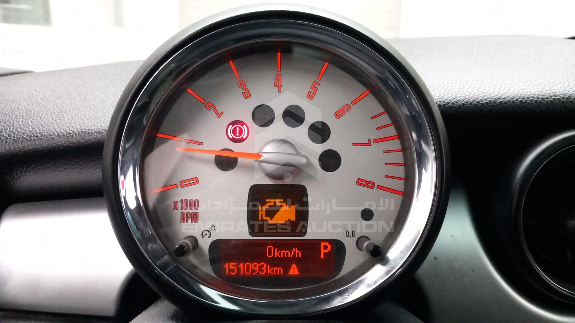 2011 MINI COOPER S VIN: WMWSV3107BTY67162