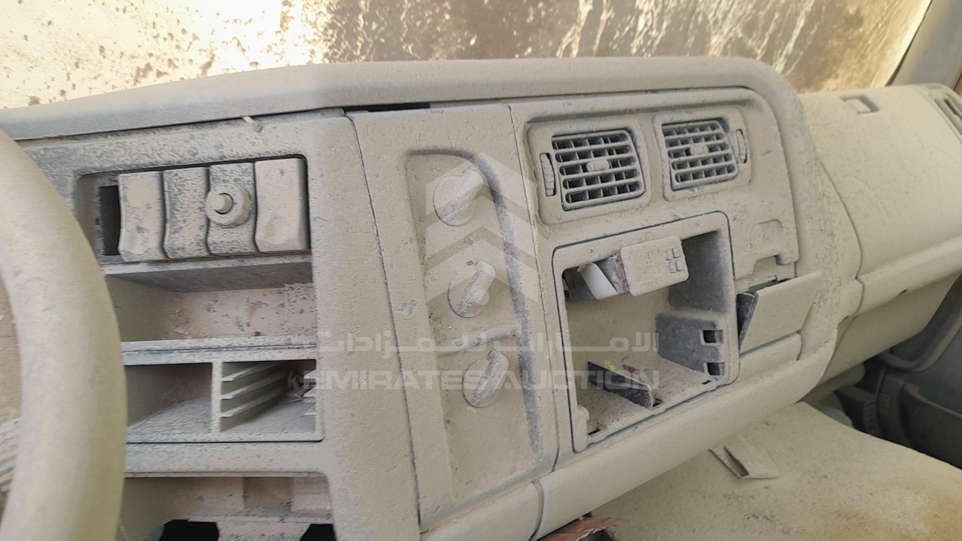 0 RENAULT --- VIN: VF633AXB02E102688