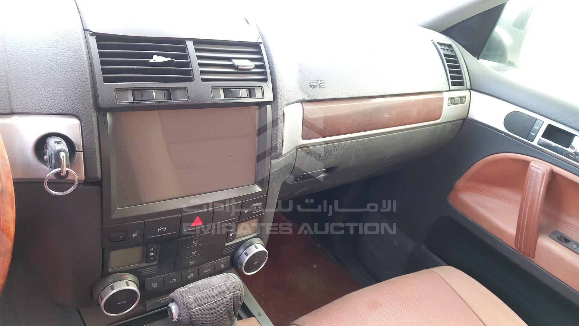 WVGAL27L19D000842 - 2009 Volkswagen Touareg - #453462