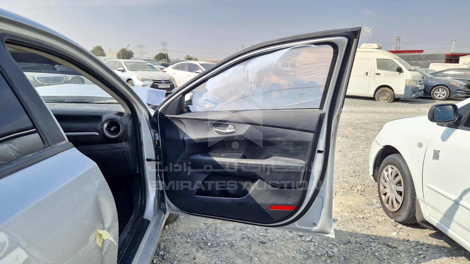 2020 KIA CERATO VIN: KNAF24167L5894176