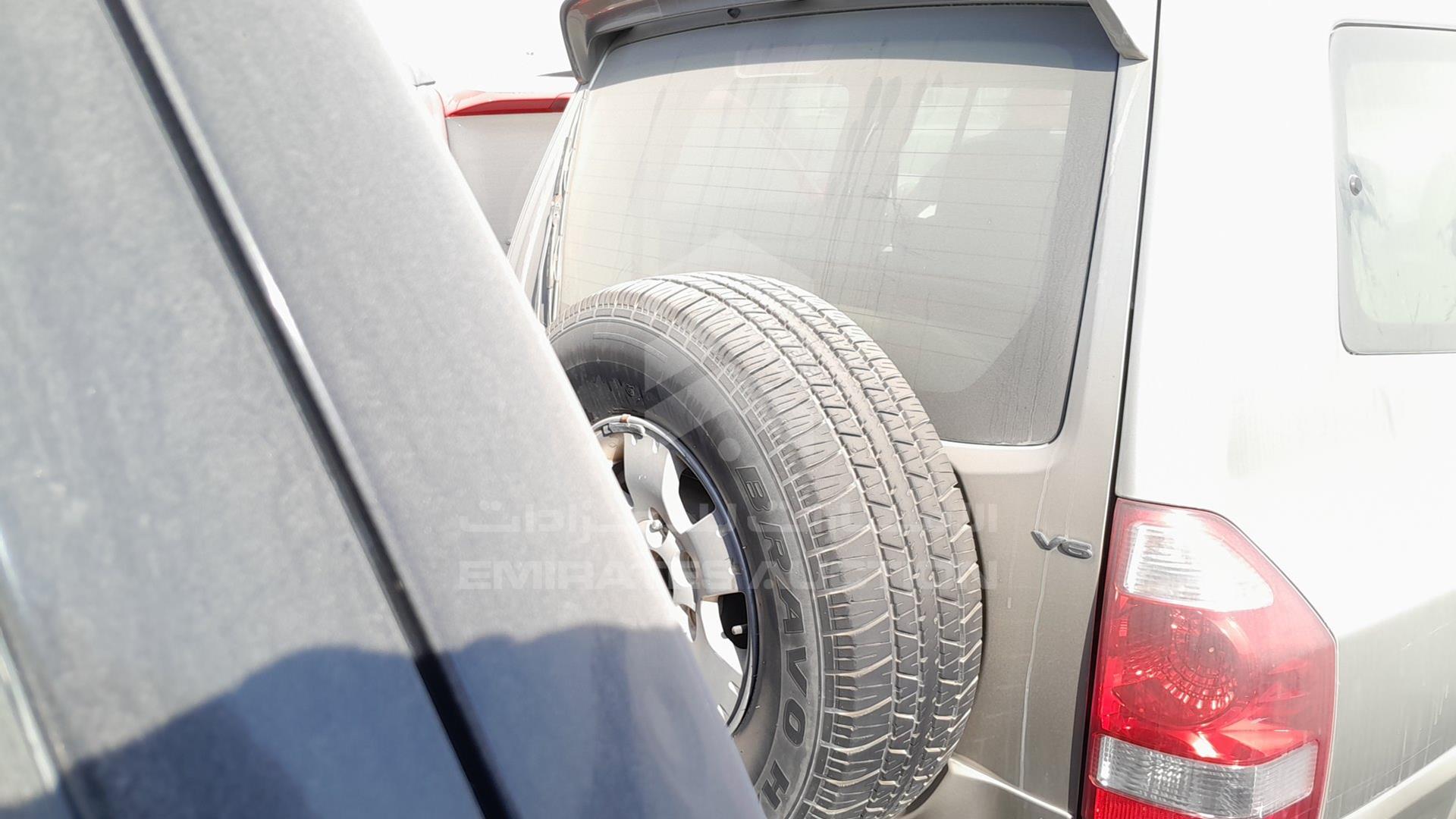 2004 MITSUBISHI PAJERO VIN: JMYLRV73W4J704652