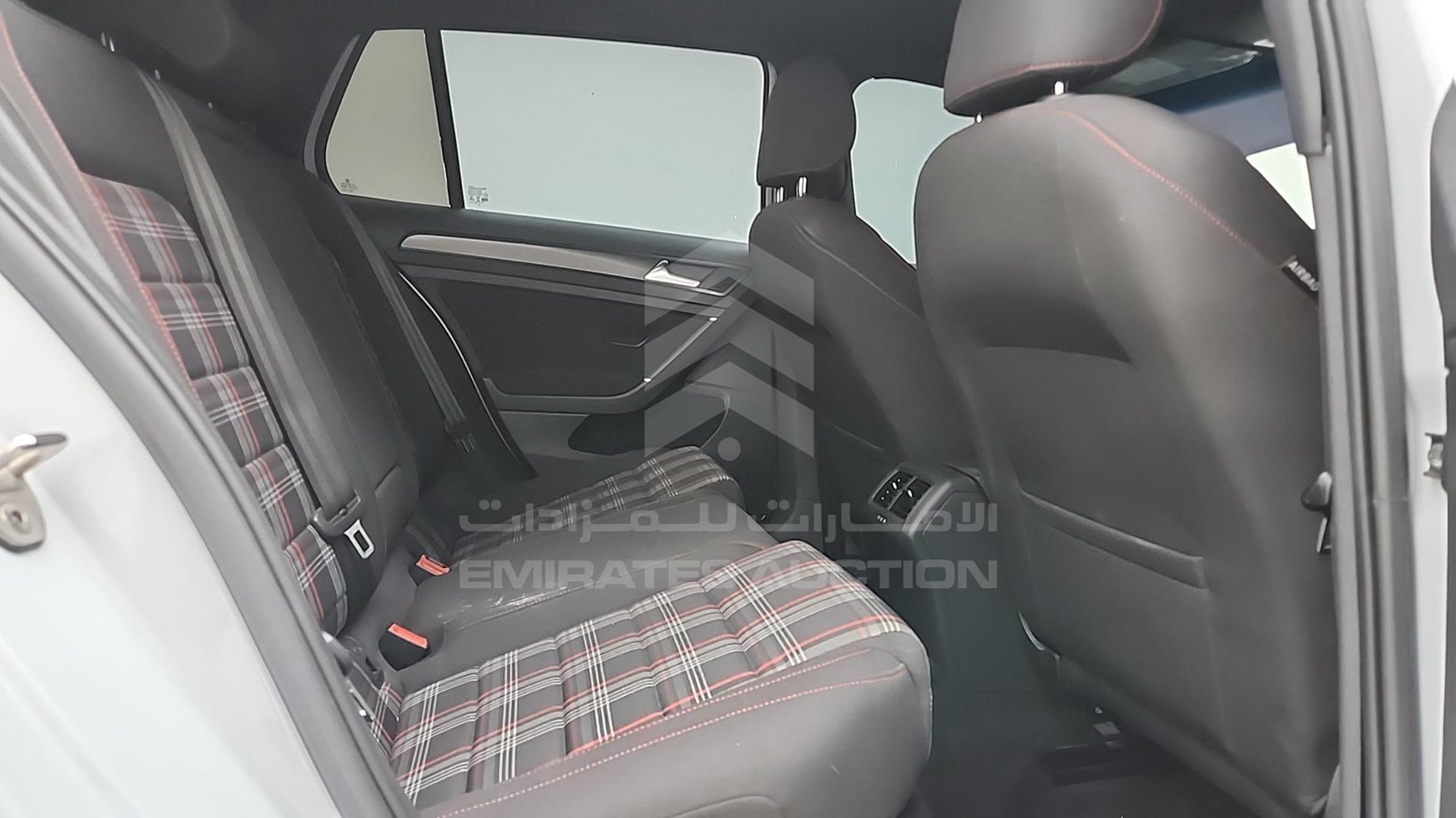2018 VOLKSWAGEN GOLF VIN: 3VW547AU7JM267992
