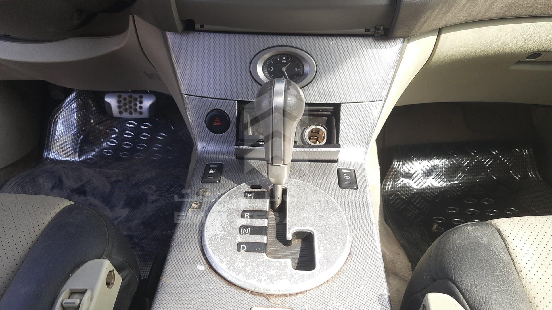 2005 INFINITI FX 45 VIN: JNRBS08WX5X400903