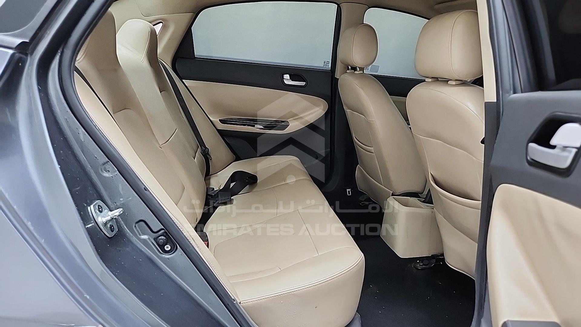 2016 JAC J4 VIN: LJ12FKR21G4703791