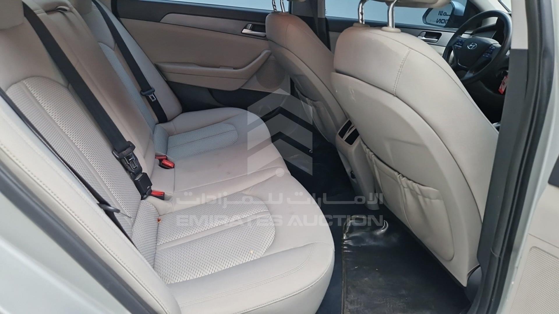 2016 HYUNDAI SONATA VIN: KMHE241G9GA207828