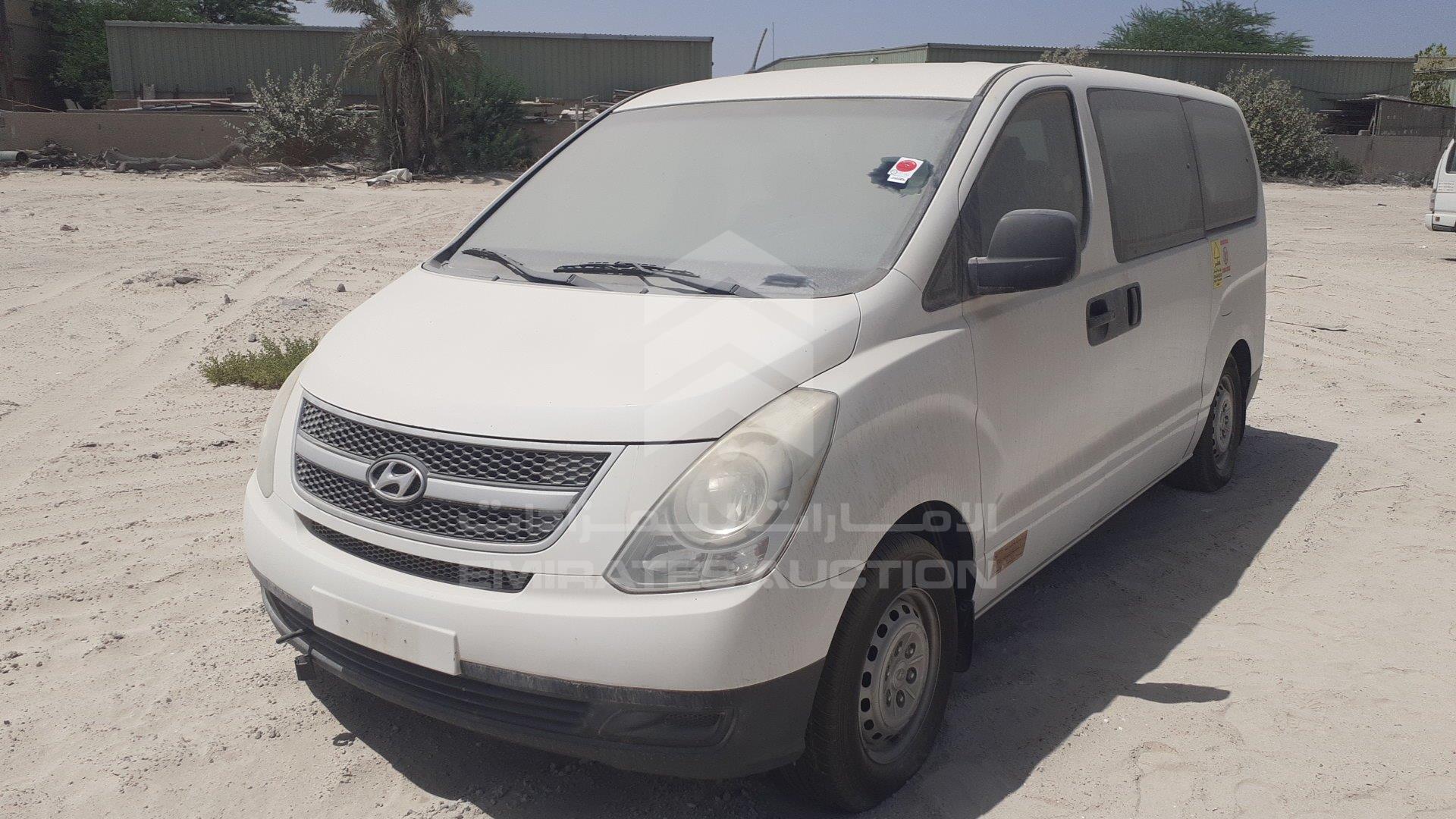 KMJWA37R0CU440854 - 2012 Hyundai H1 - #357798