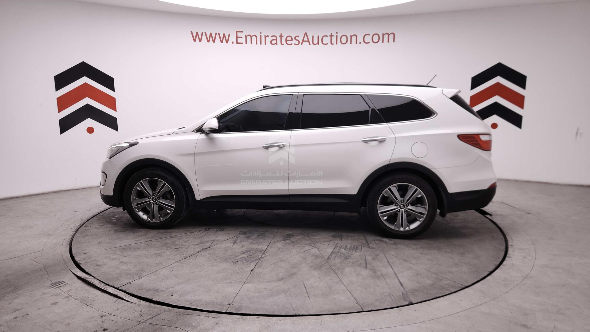 2016 HYUNDAI SANTA FE VIN: KMHSN81EXGU114119