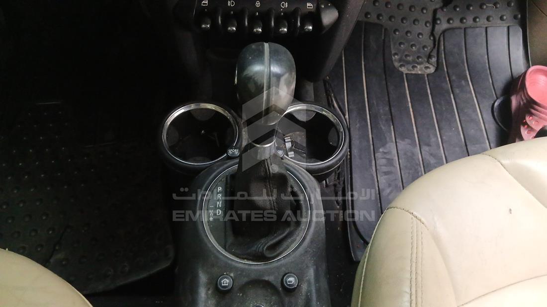 2011 Mini Cooper S — Gear View — Photo 22