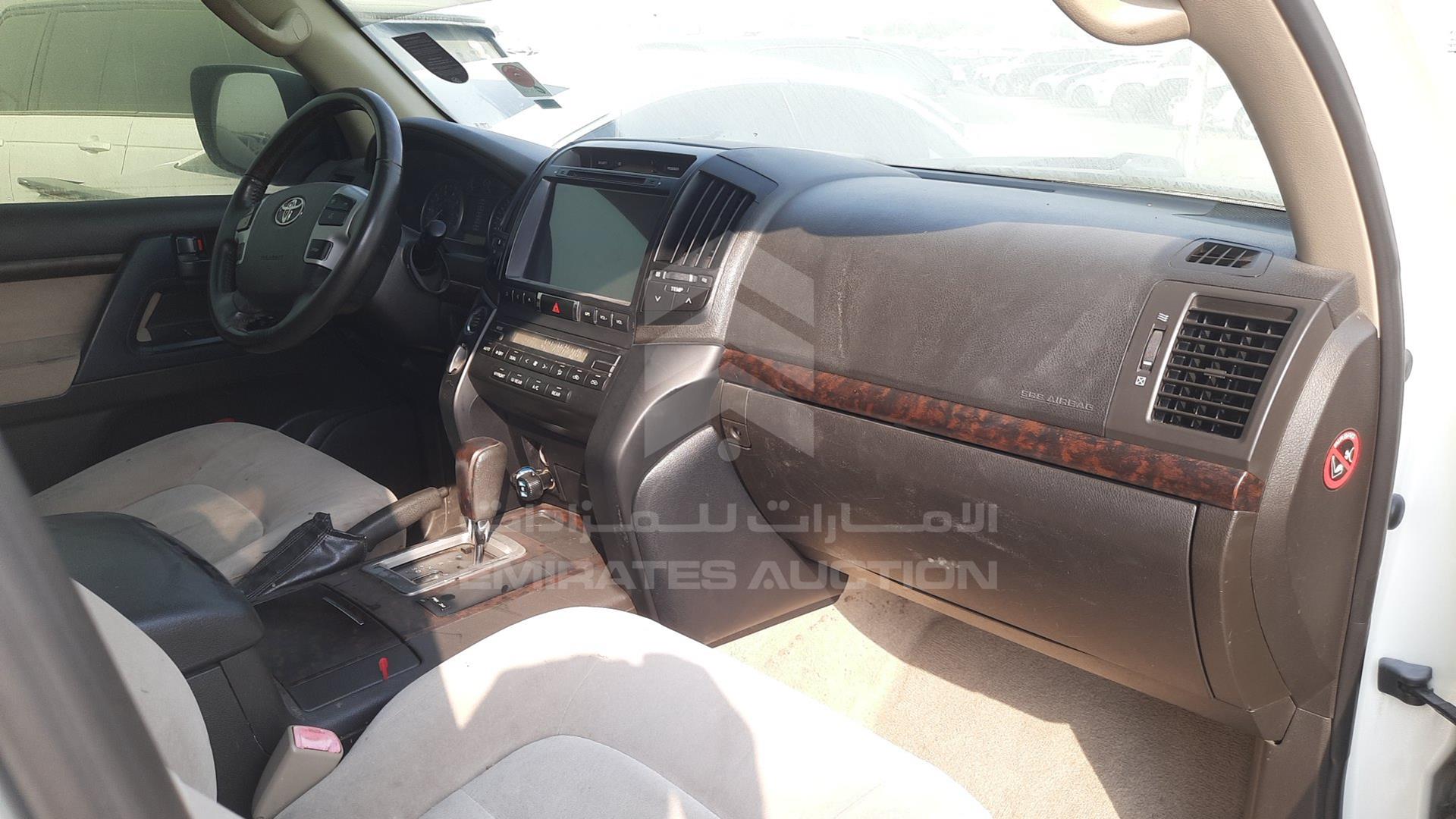 2011 TOYOTA LAND CRUISER VIN: JTMHU09J5B4036555