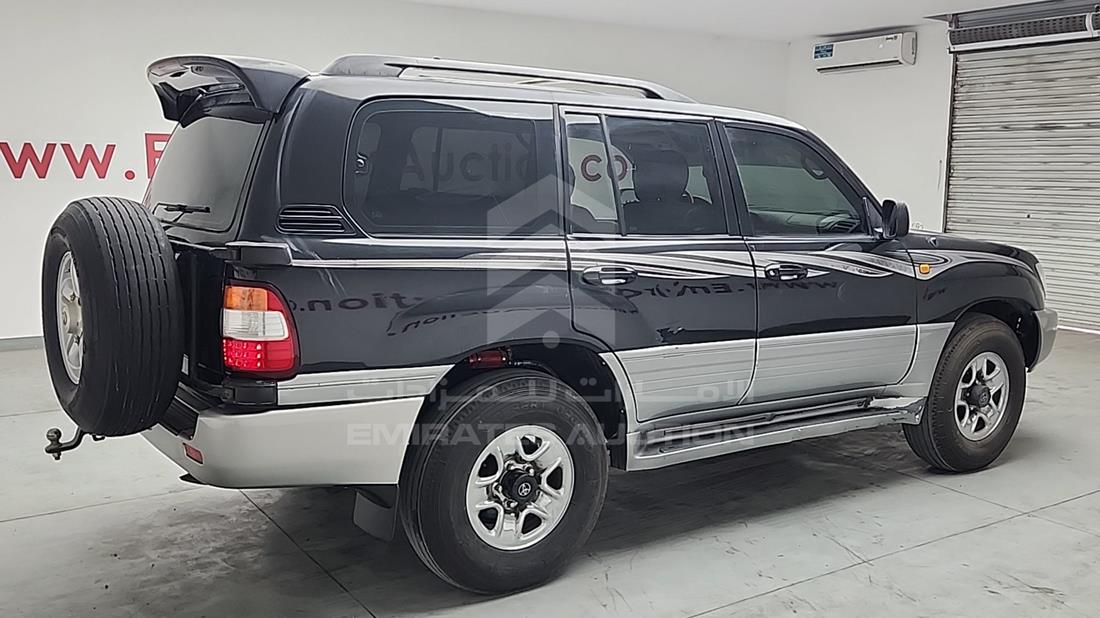 2002 Lexus LX 470 — Rear Right Angle — Photo 8