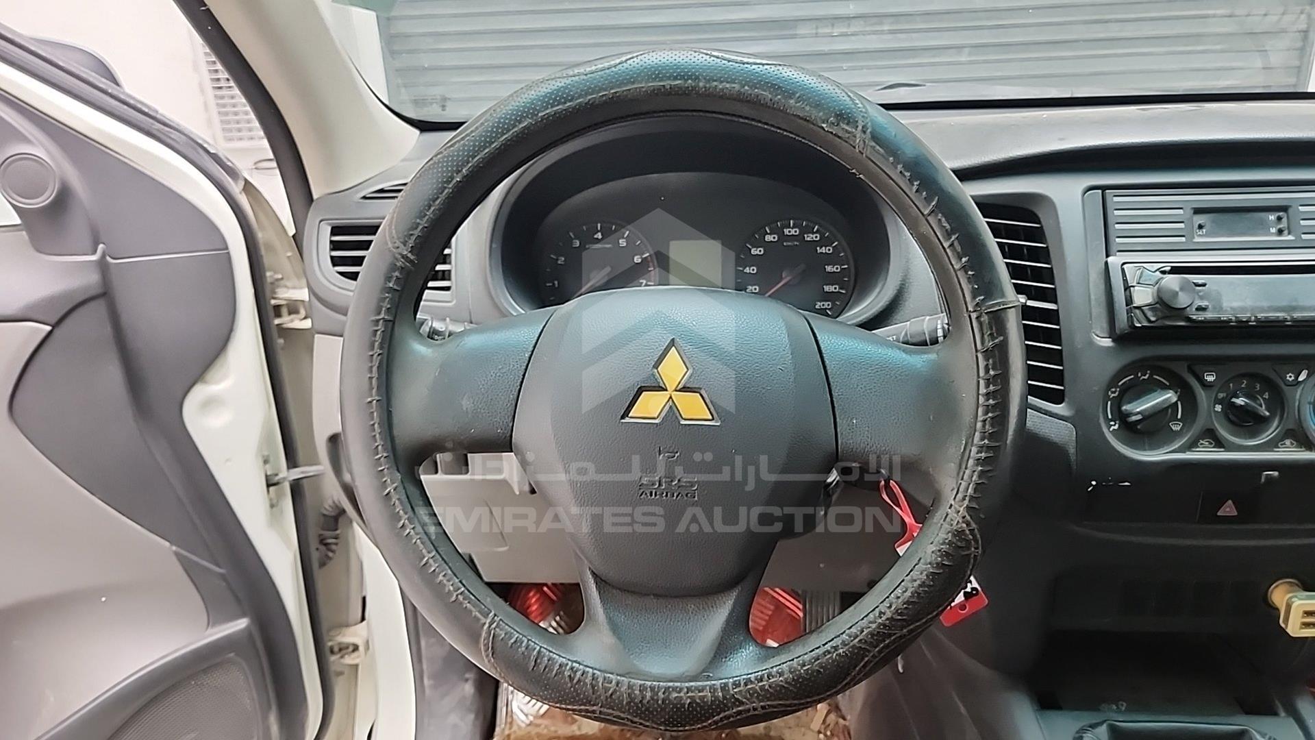 2016 MITSUBISHI L 200 VIN: MMBJNKJ40GH006158
