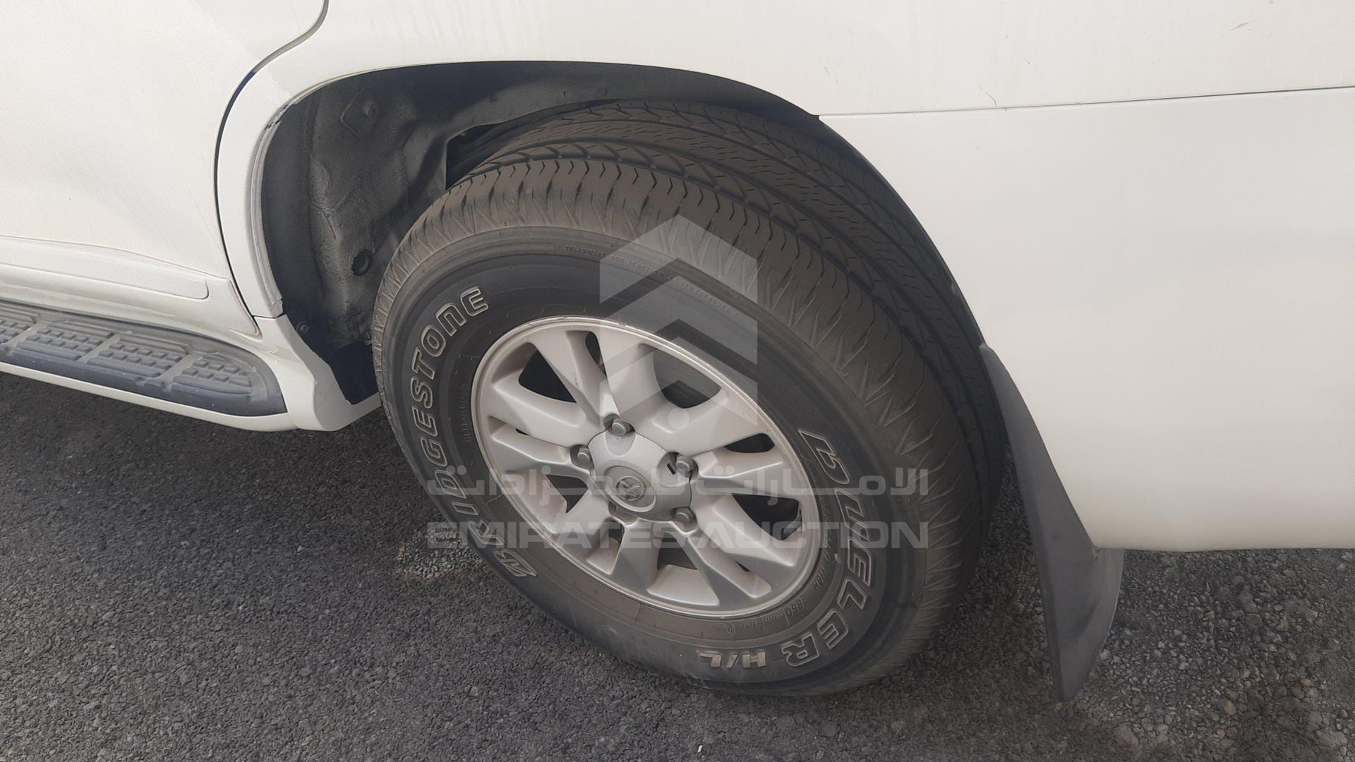 2011 TOYOTA LAND CRUISER VIN: JTMHU09J7B5052802