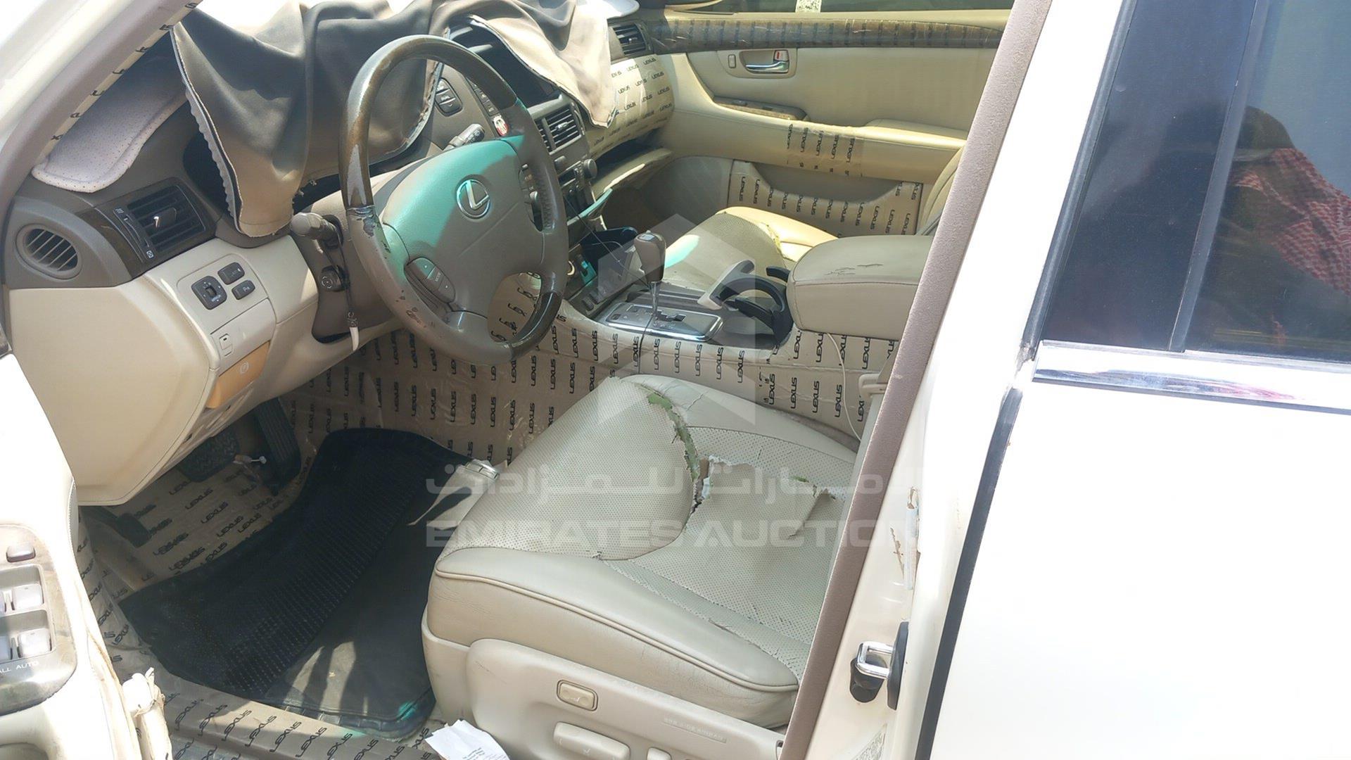 2002 LEXUS LS 430 VIN: JTHBN30F220084842
