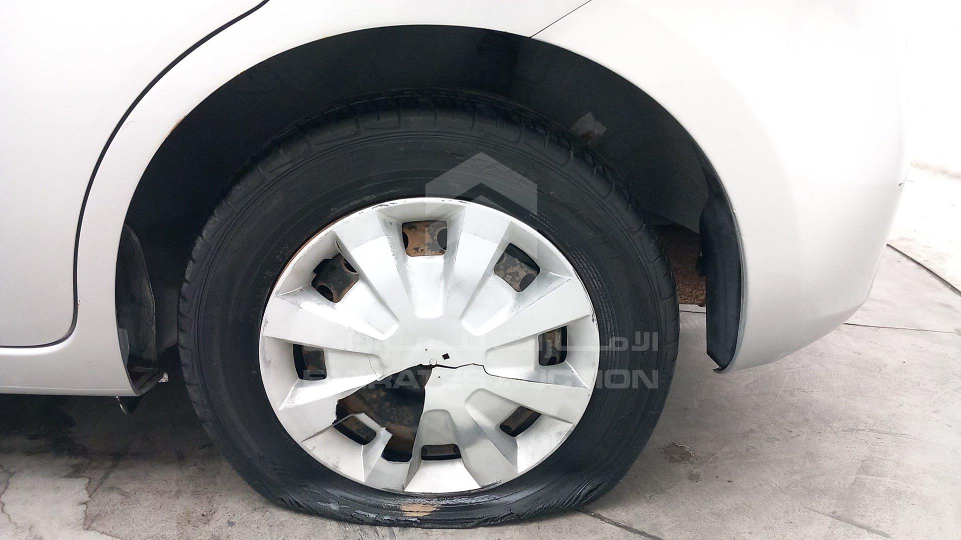 2015 NISSAN TIIDA VIN: MNTBC2C98F6006777