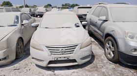 2014 Nissan Sentra — Full Front View — Photo 1 — Thumbnail