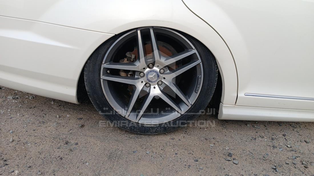 مرسيدس اس 550 2011 — الباب الخلفي الأيمن — صورة 32