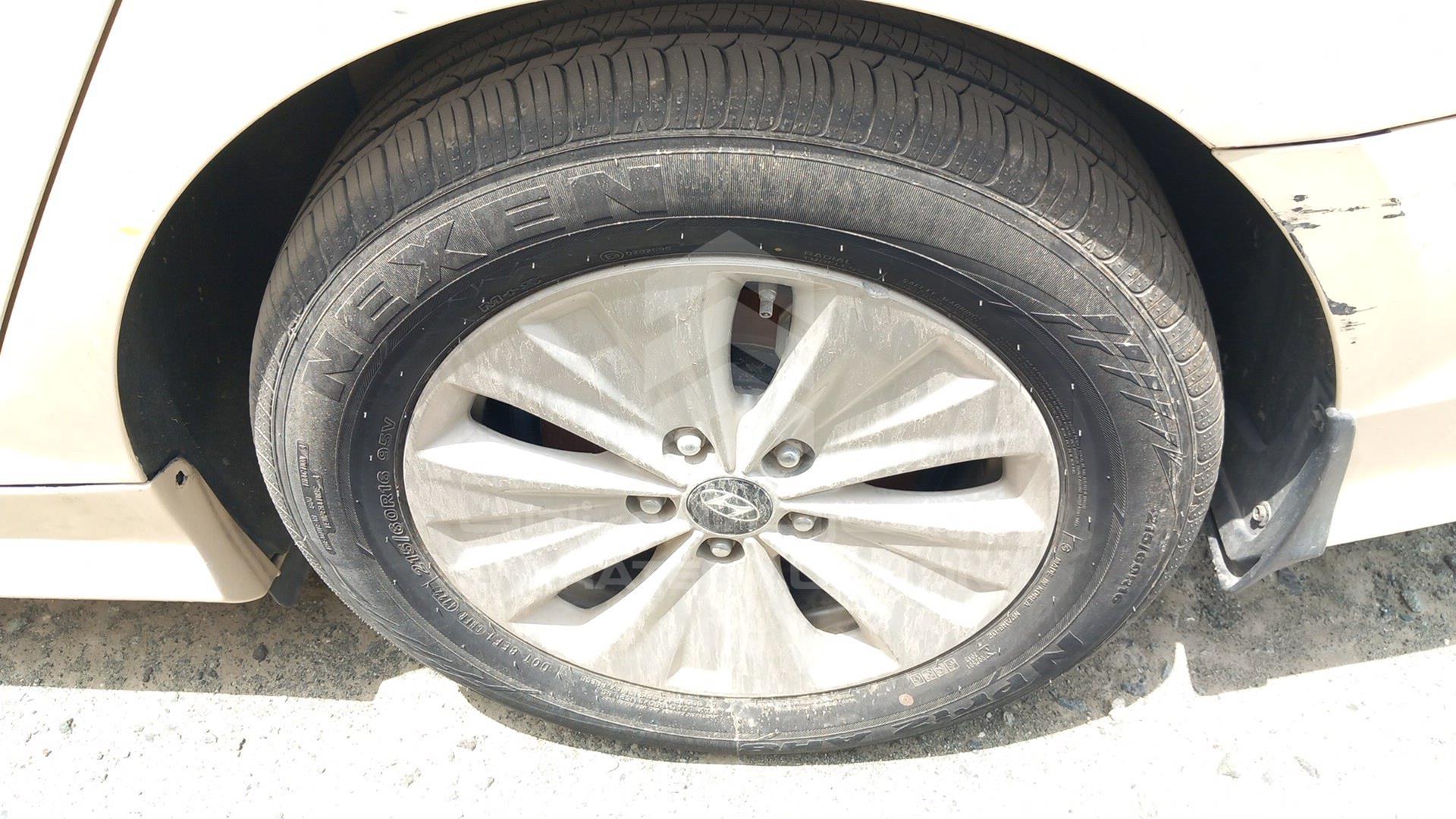 2019 HYUNDAI SONATA VIN: KMHE24132KA092933