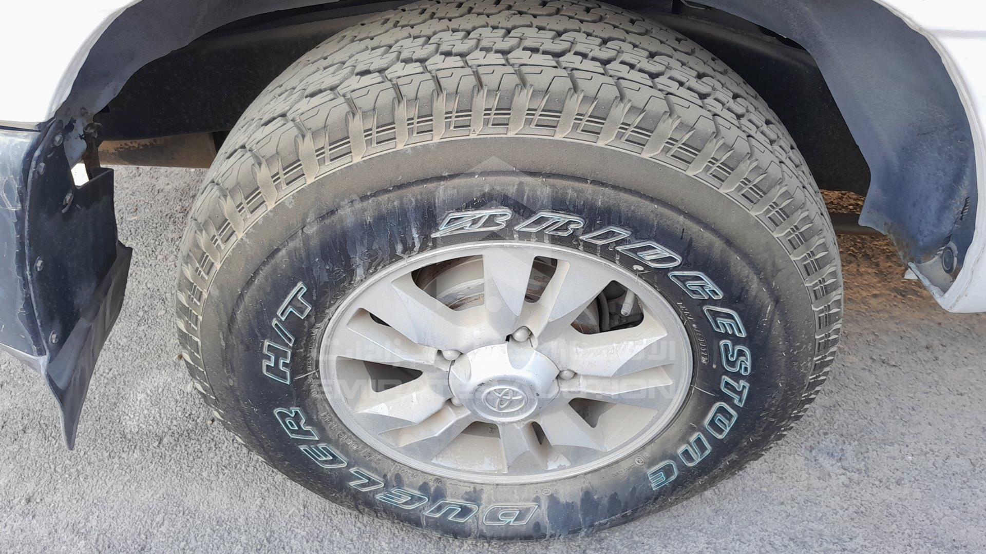 2003 TOYOTA LAND CRUISER VIN: JTGHJ01J633003935
