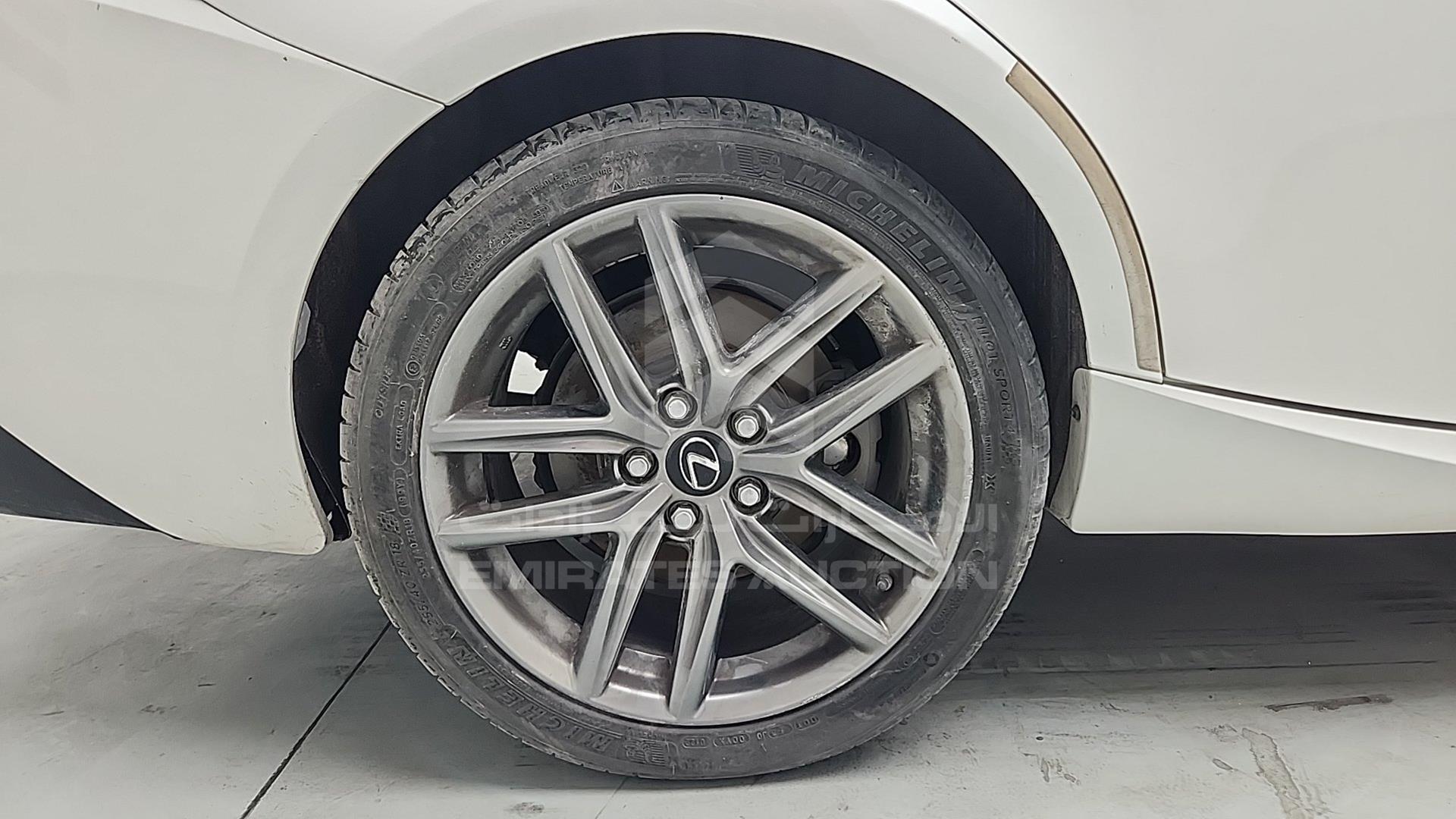 2018 LEXUS IS300 VIN: JTHC81D24J5029642
