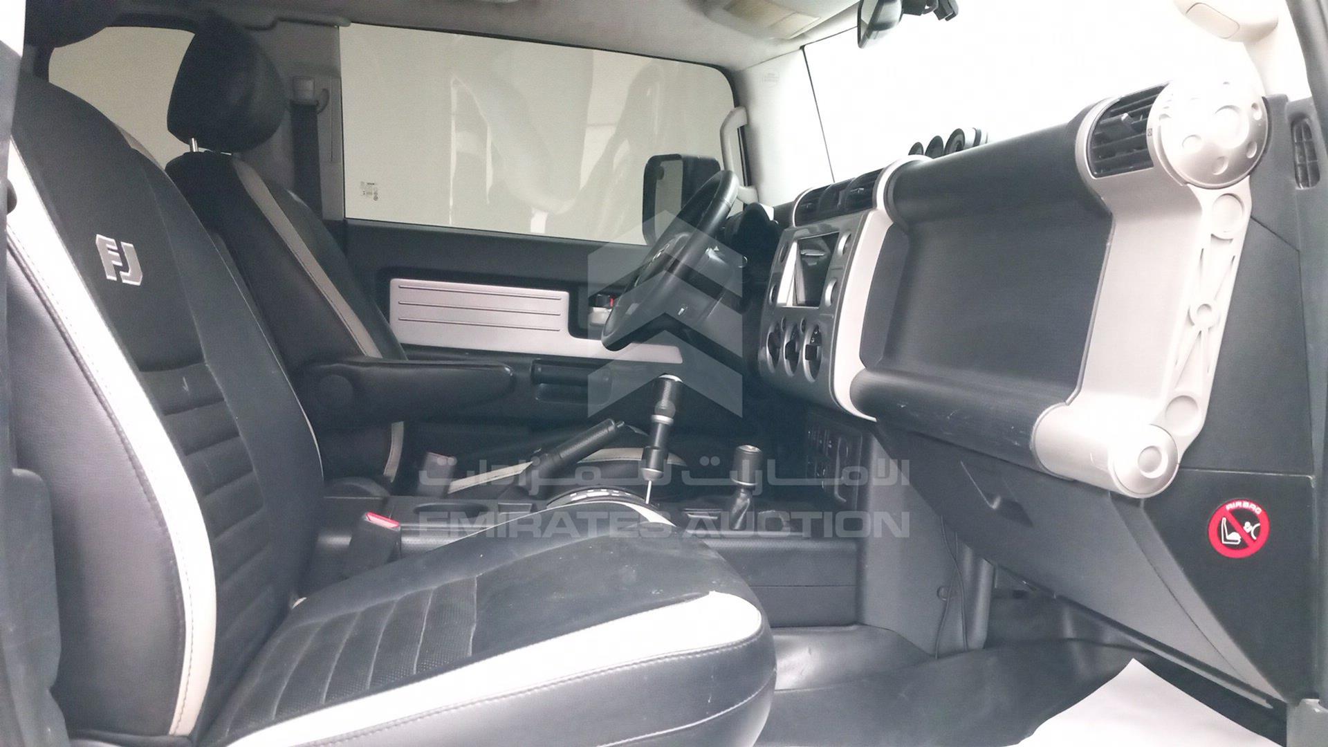 2009 TOYOTA FJ CRUISER VIN: JTEBU11F29K059425