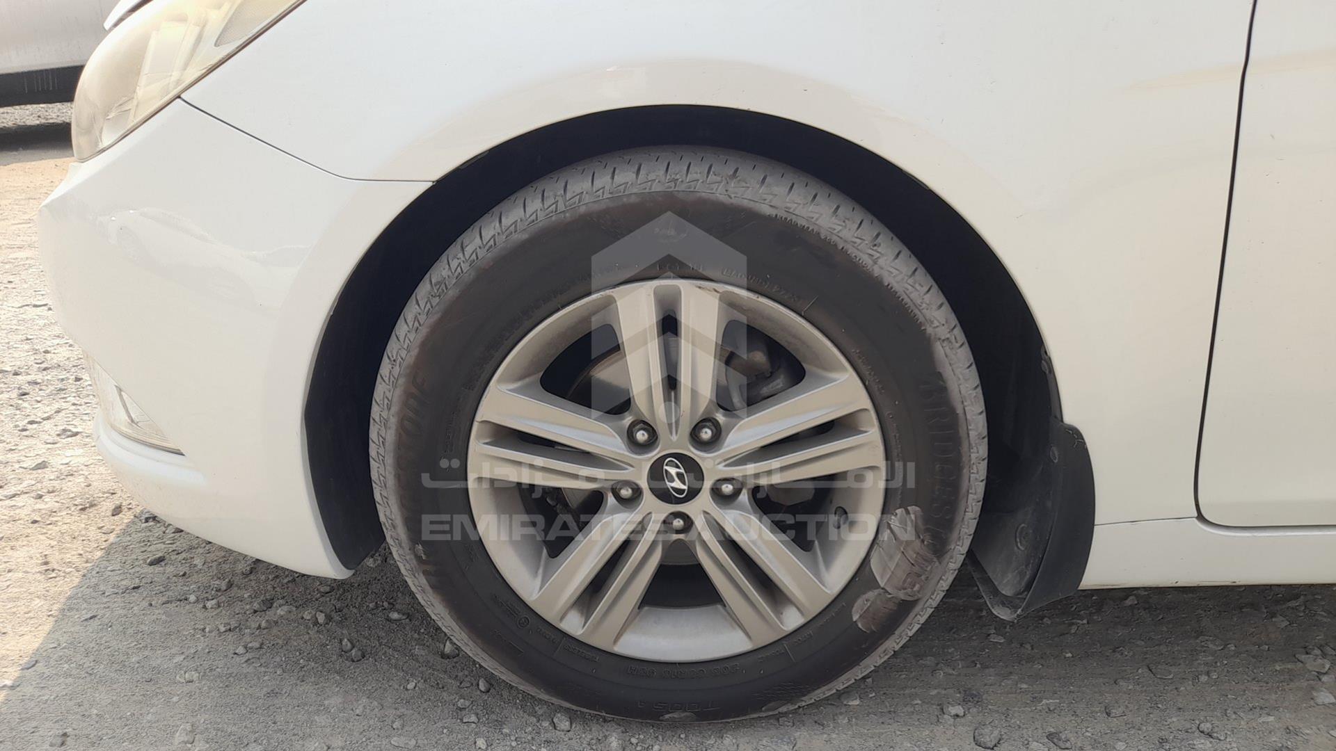 2014 HYUNDAI SONATA VIN: KMHEB41C7EA624987