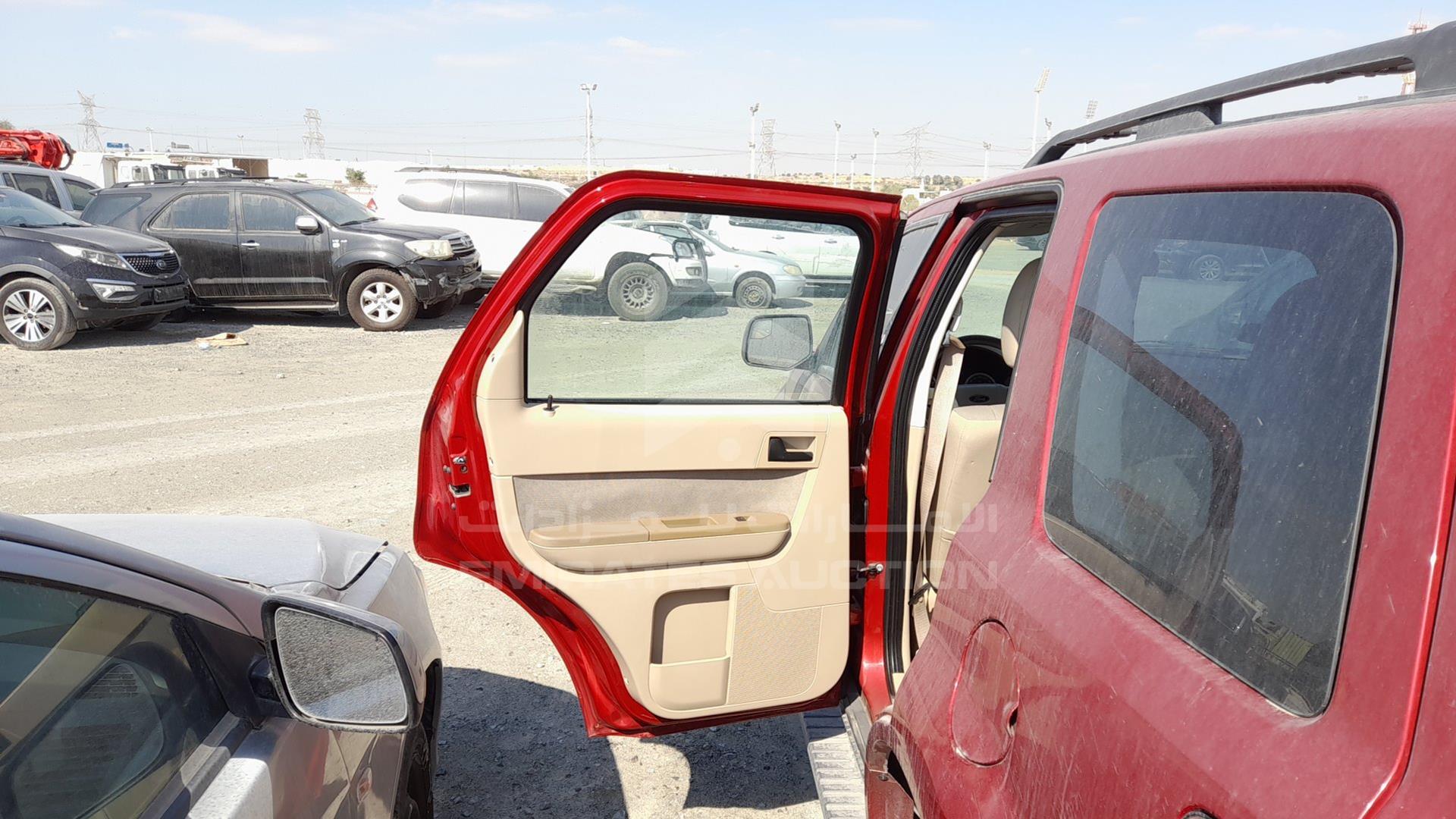 2010 FORD ESCAPE VIN: 1FMCU9DG5AKC03206