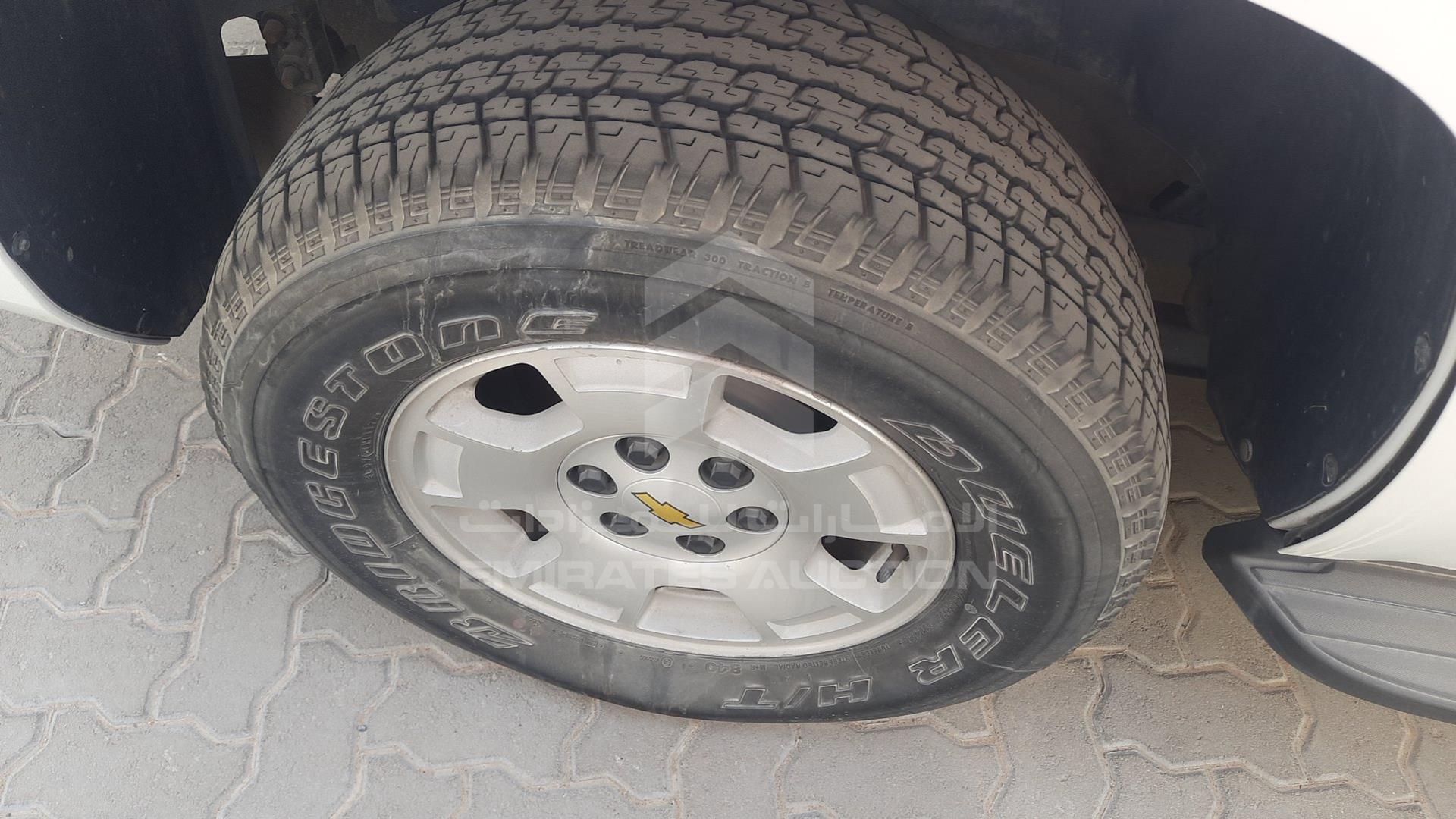 2010 CHEVROLET TAHOE VIN: 1GNUKAE02AR264285