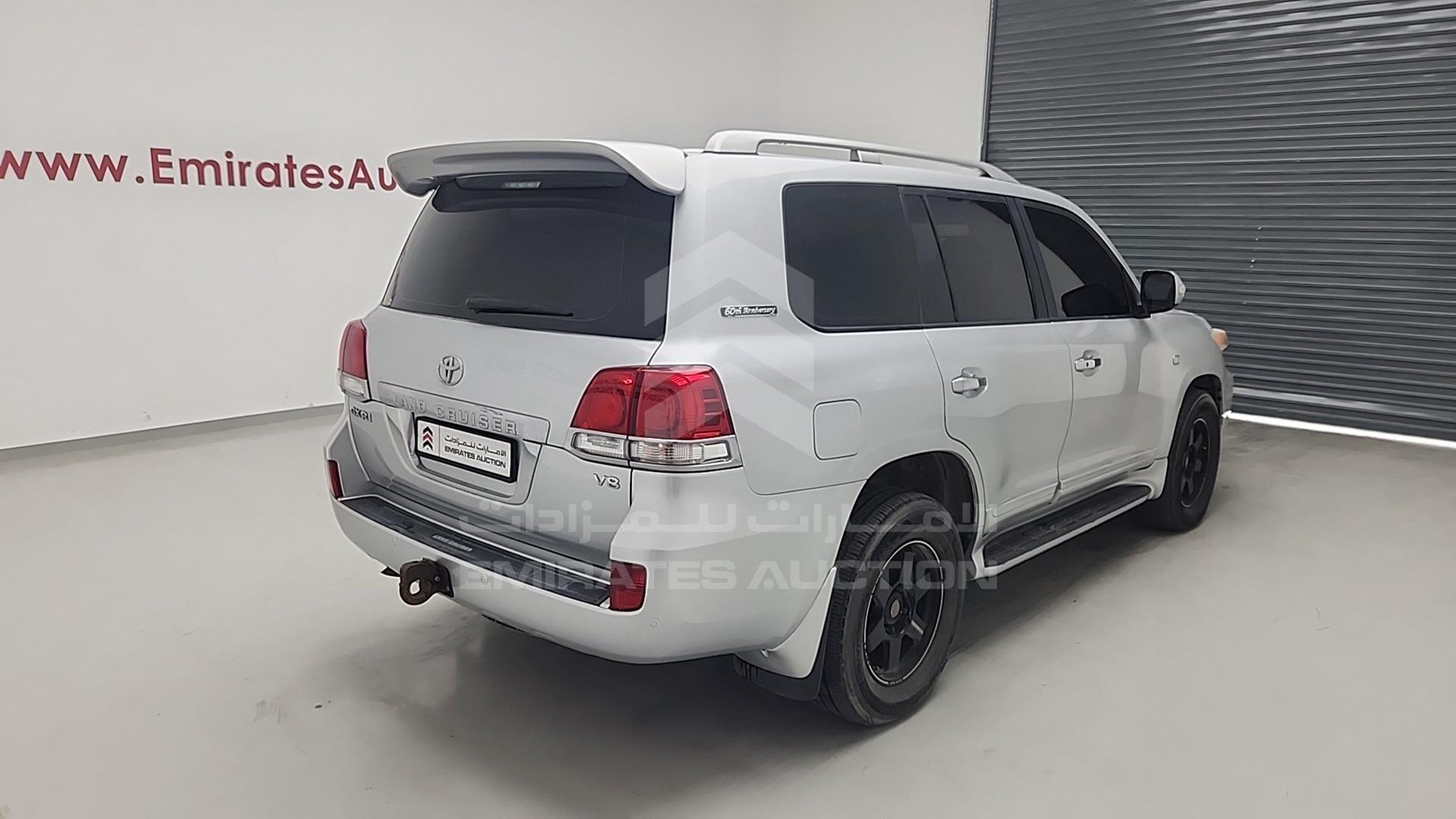 2011 TOYOTA LAND CRUISER VIN: JTMHT09J2B5089386