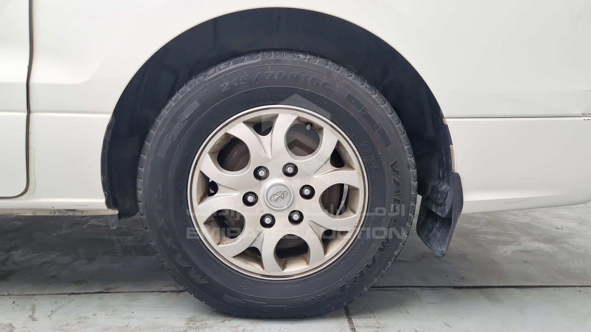 2012 HYUNDAI H1 VIN: KMHWH81R6CU371221