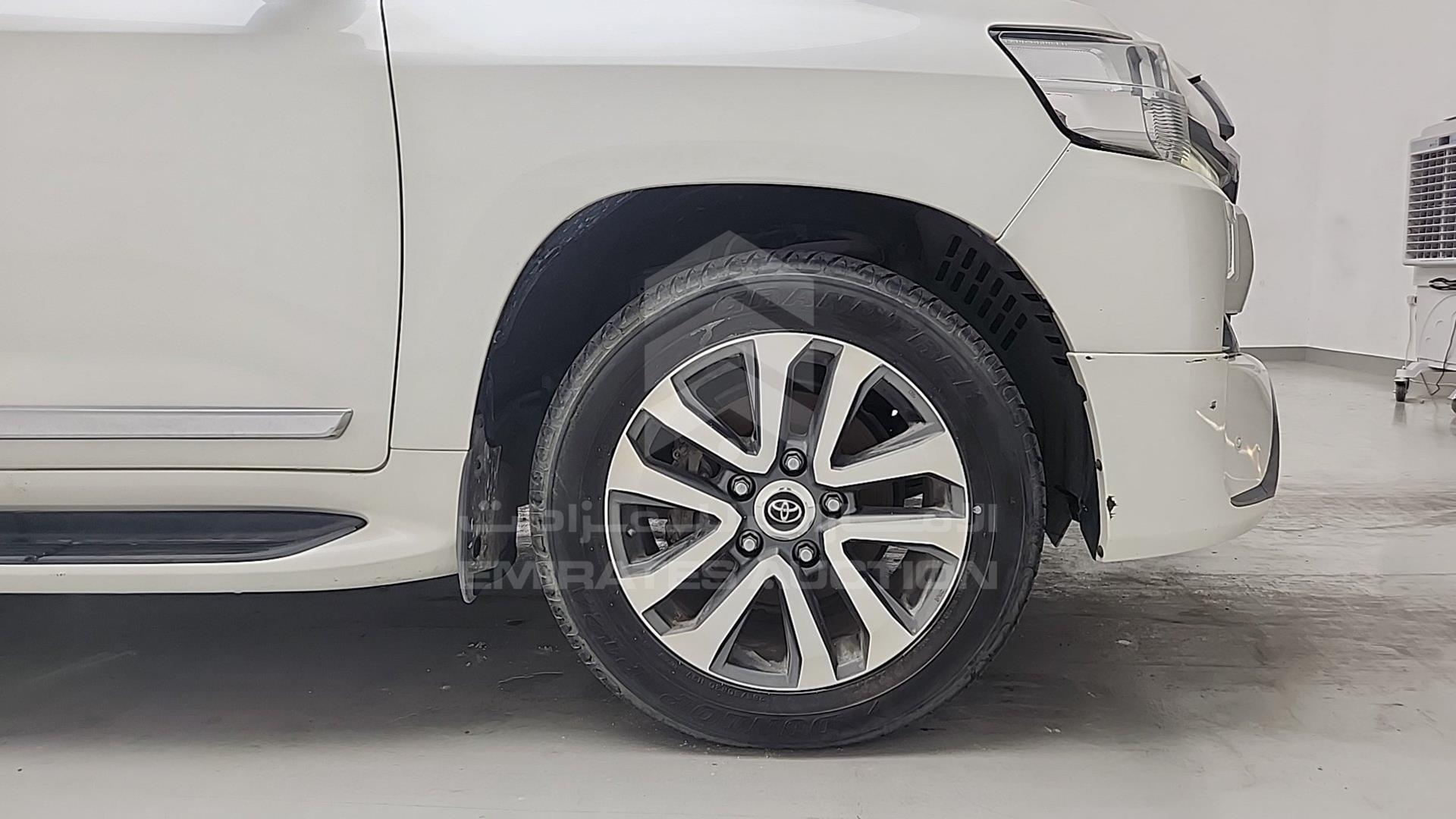 2016 TOYOTA LAND CRUISER VIN: JTMHX05J8G4122074