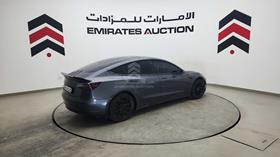 تيسلا موديل 3 2021 — الزاوية الخلفية اليمنى — صورة 6 — صورة مصغرة