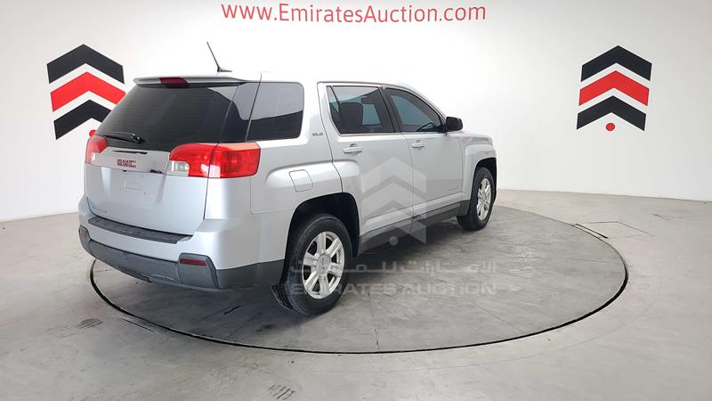 2GKAL8EKXF6303229 Auction: EmiratesAuction Lot: 412016 2GKAL8EKXF6303229 GMC Terrain 2015 SILVER Photo 14