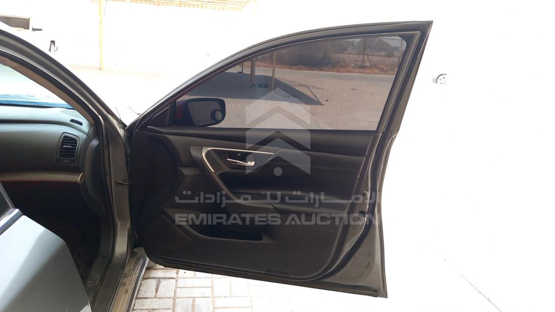 2015 Nissan Altima — Front Right Door — Photo 25