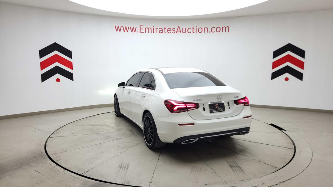 مرسيدس A220 2021 — الزاوية الخلفية اليسرى — صورة 9