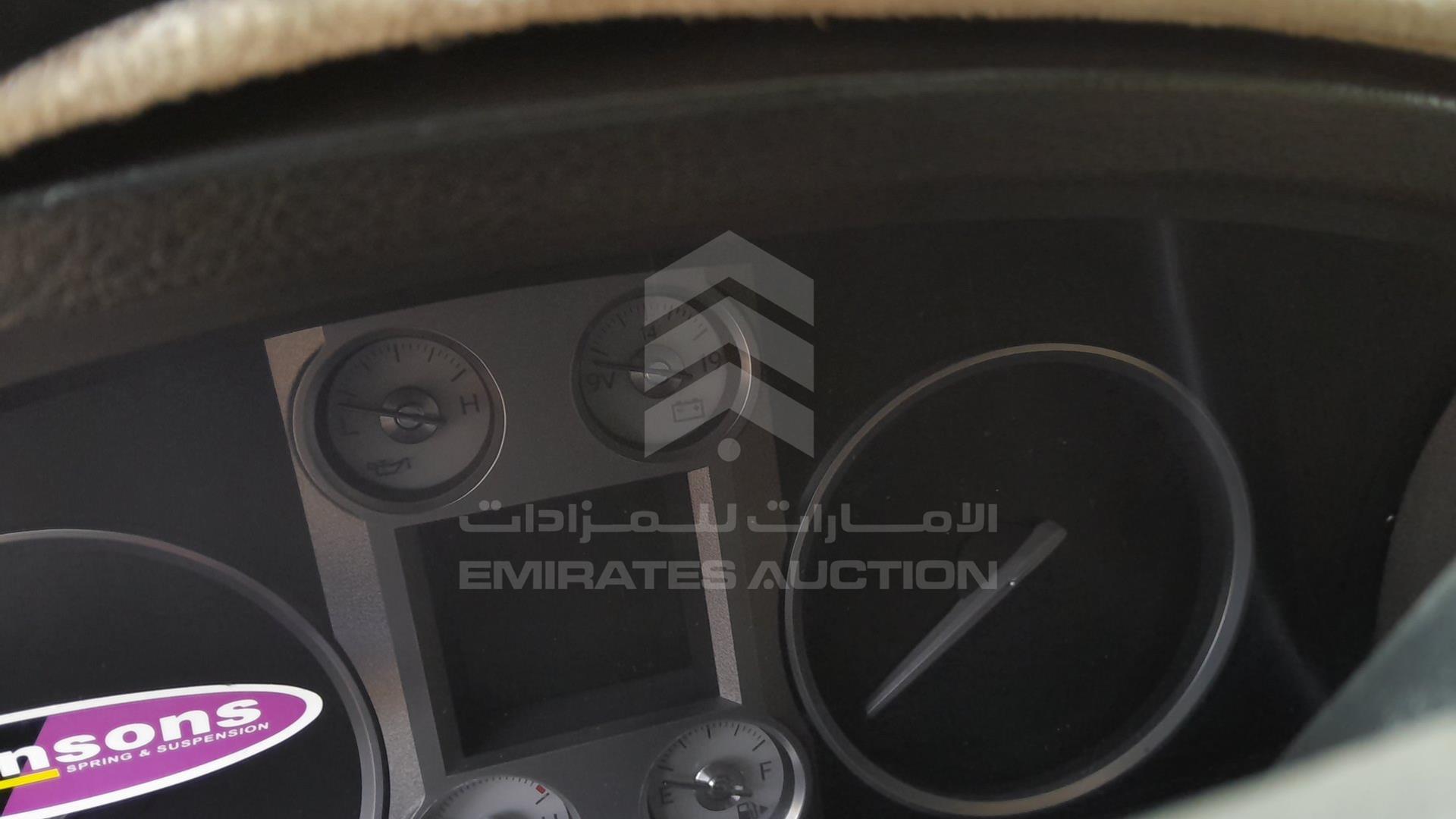 2009 LEXUS LX 570 VIN: JTJHY00W994024879