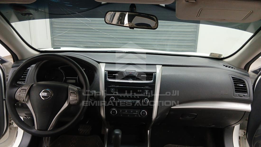 نيسان التيما 2015 — زاوية الواجهة الكاملة — صورة 16