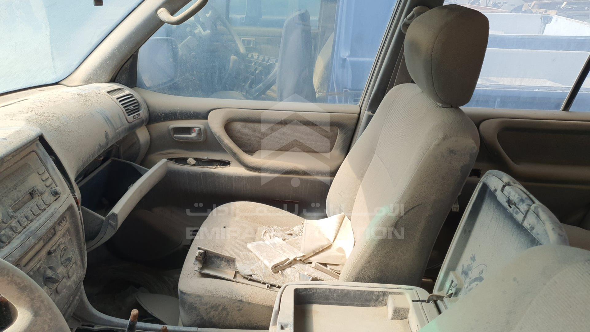 2004 TOYOTA LAND CRUISER VIN: JTECB09J443013529