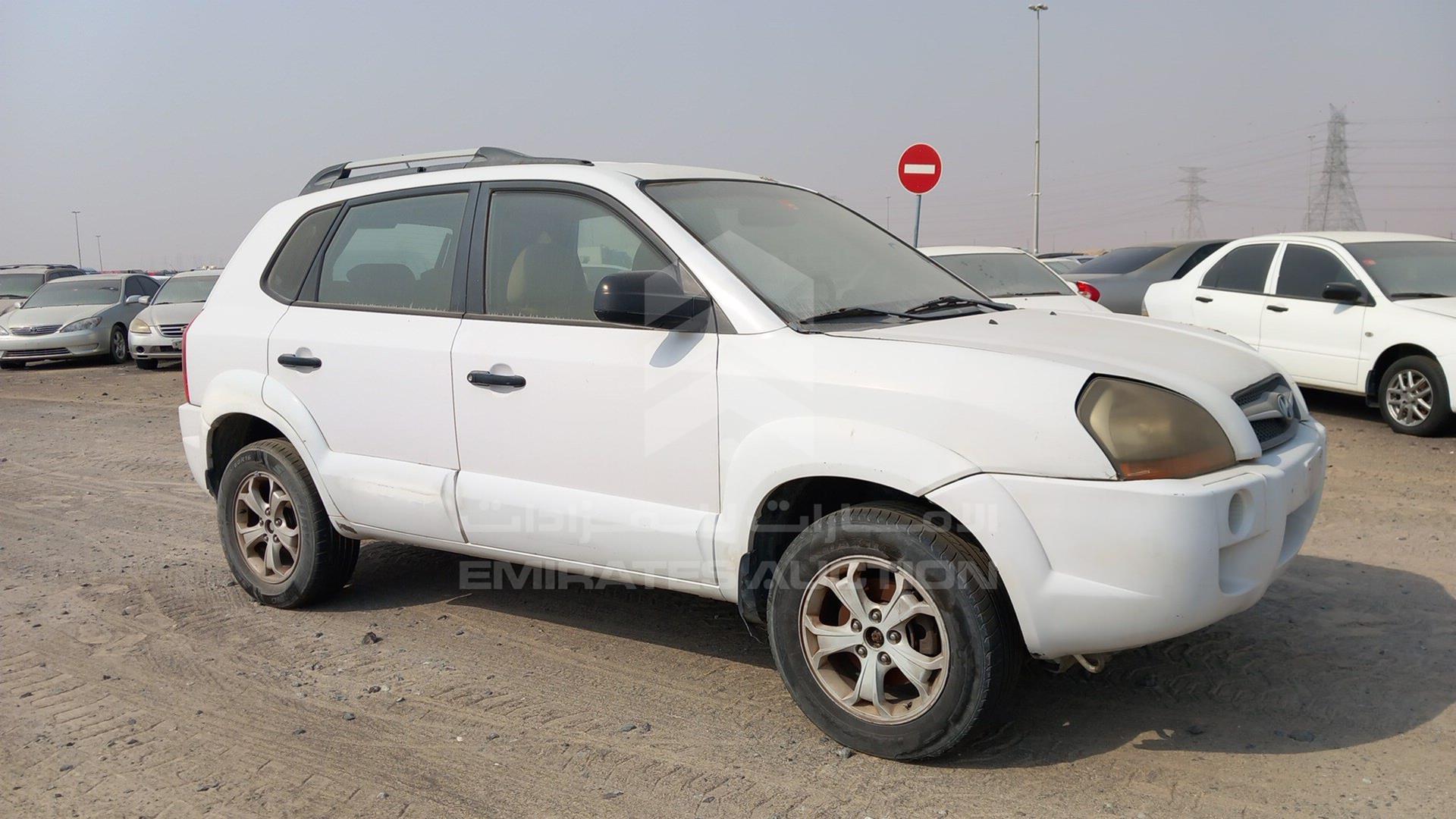2009 HYUNDAI TUCSON VIN: KMHJM81B19U945936