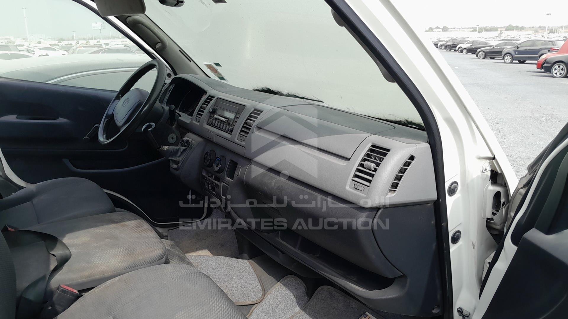 2011 TOYOTA HIACE VIN: JTFHX02P0B0055986