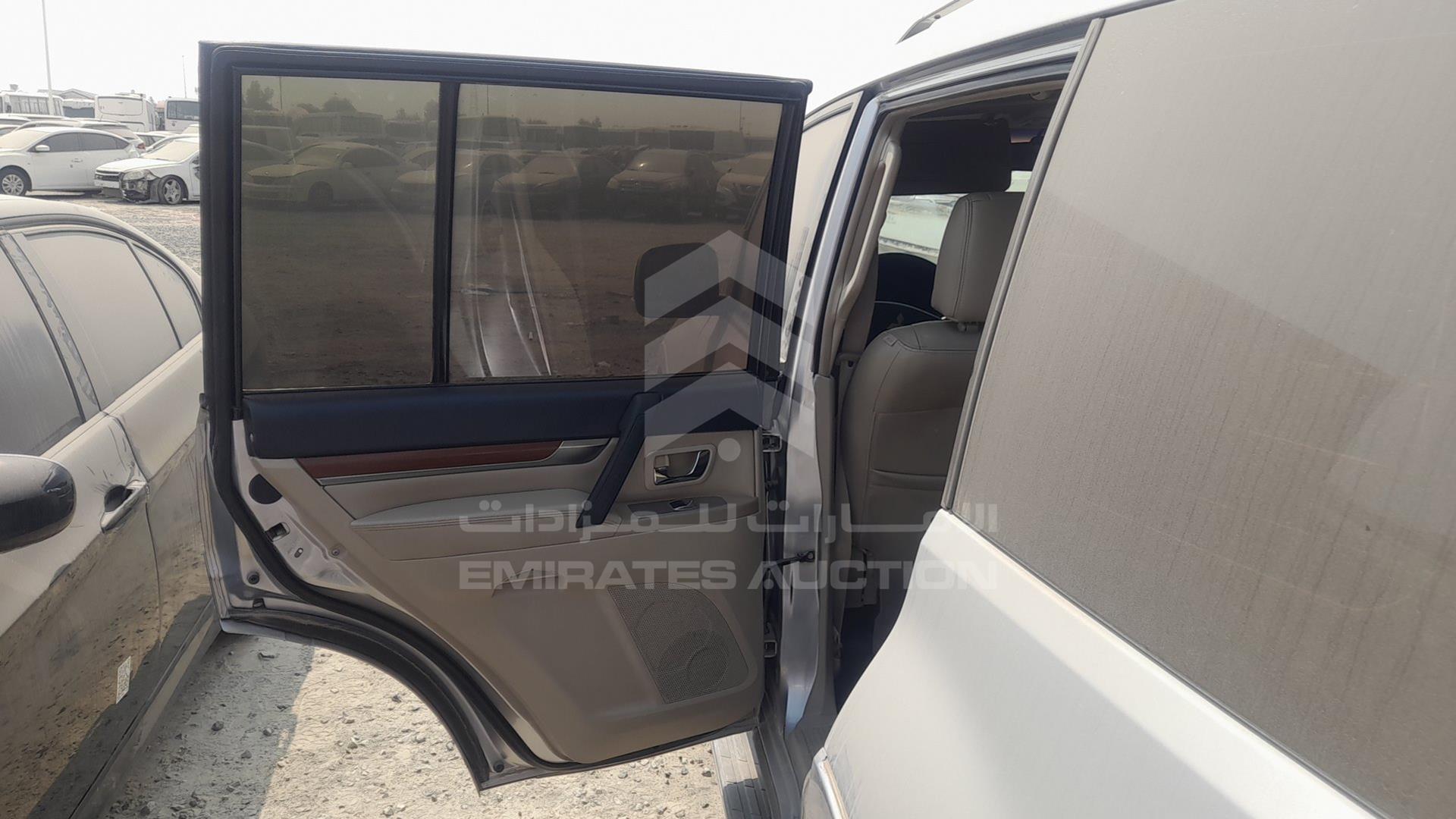 2008 MITSUBISHI PAJERO VIN: JMYLRV93W8J723952