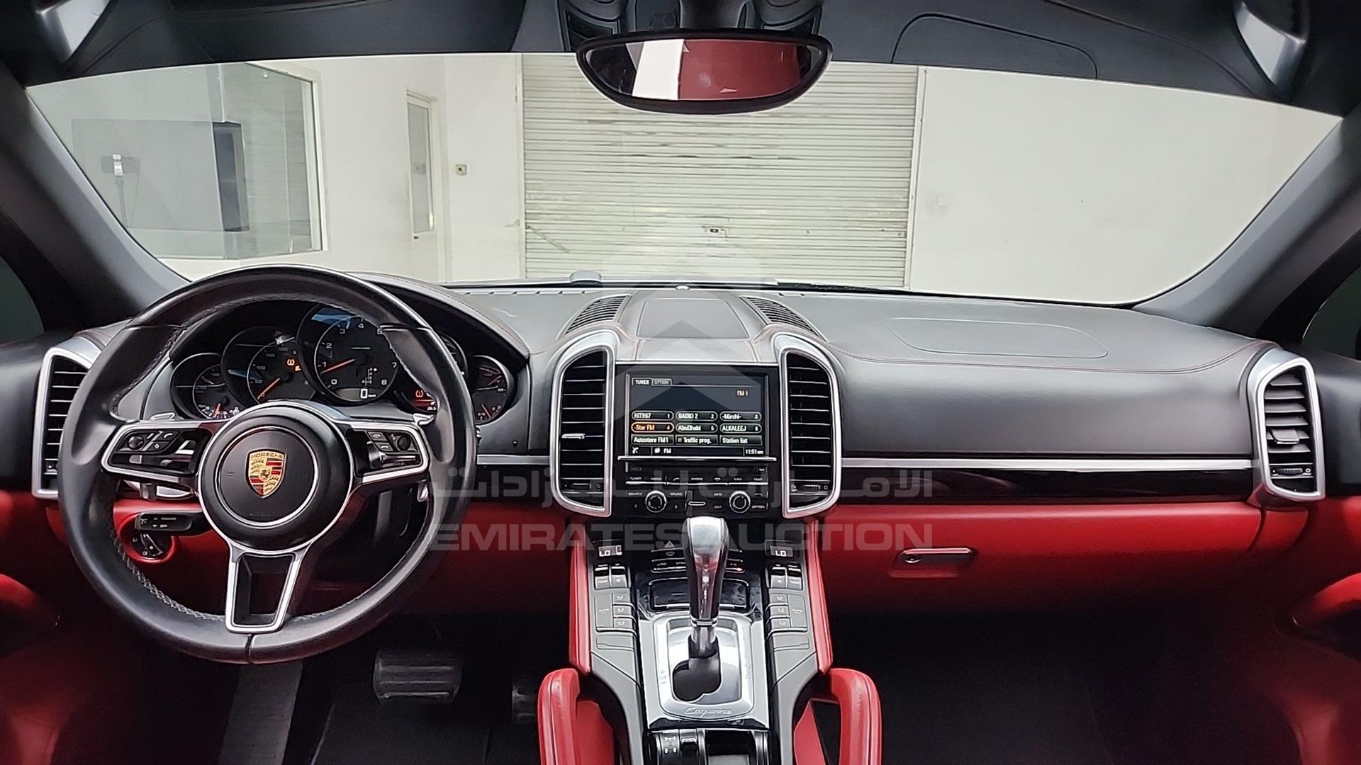 2016 PORSCHE CAYENNE VIN: WP1ZZZ92ZGLA05582