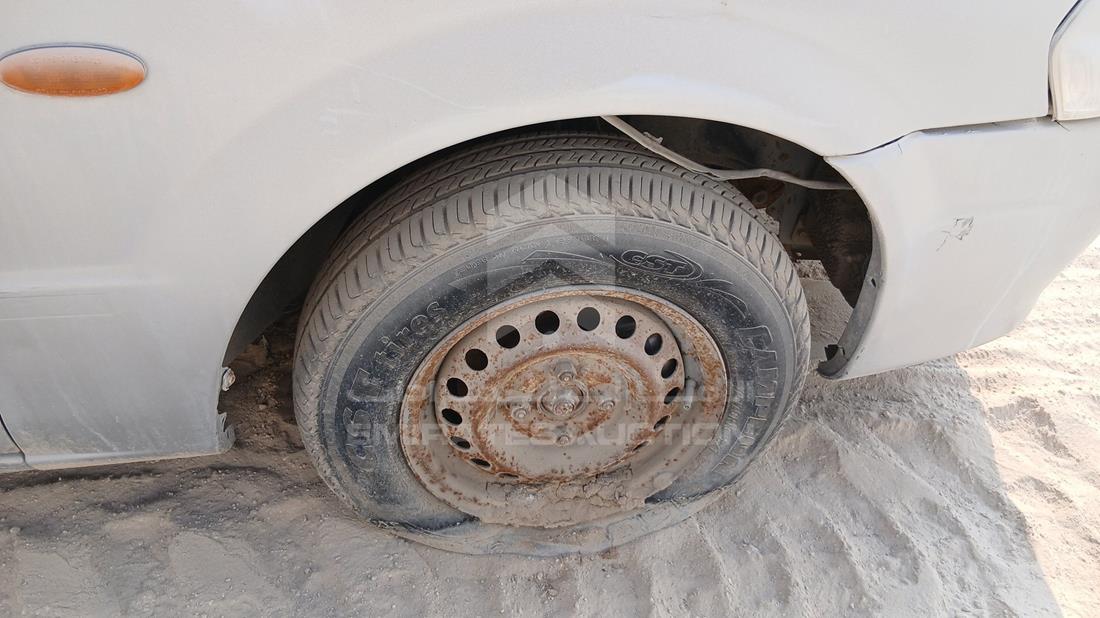 2000 Mazda 323 — Front Right Tyre — Photo 29