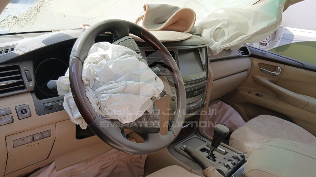 2009 Lexus LX 570 — Front Left Driver Dashboard View — Photo 11
