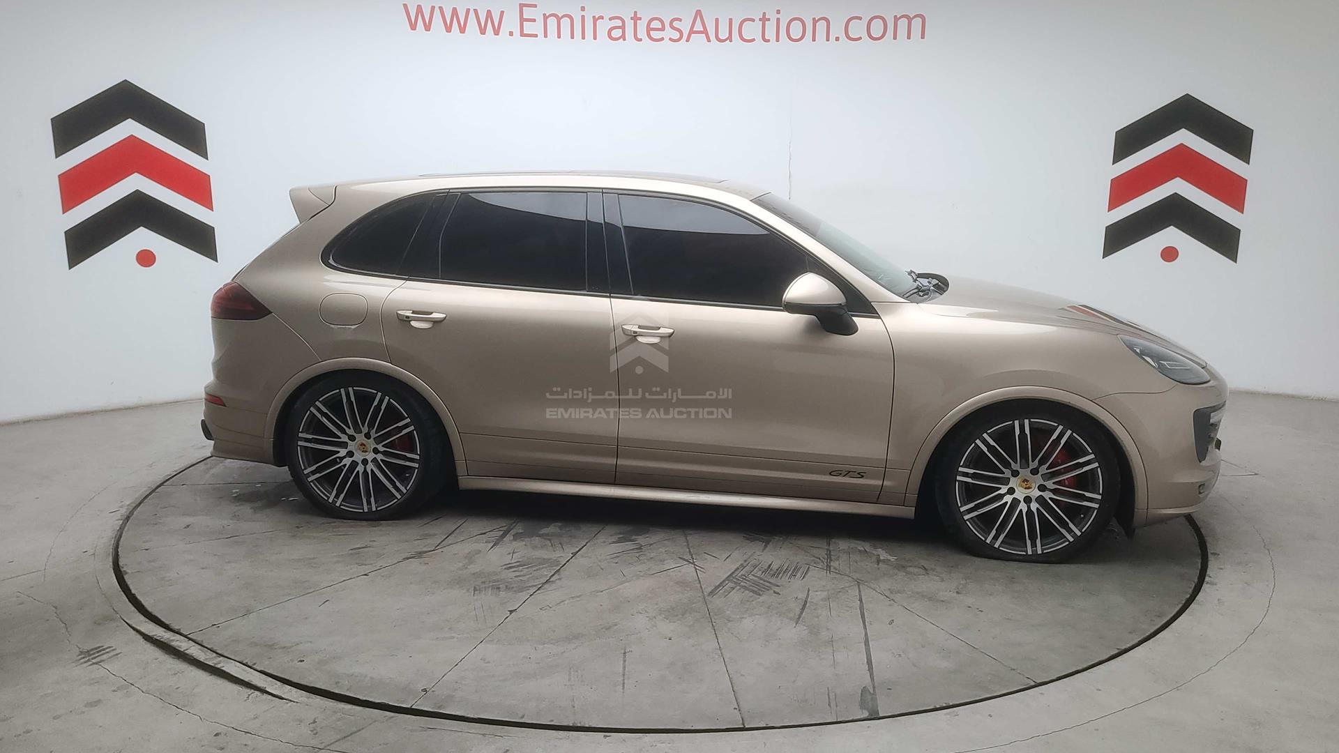 2016 PORSCHE CAYENNE VIN: WP1ZZZ92ZGLA72112