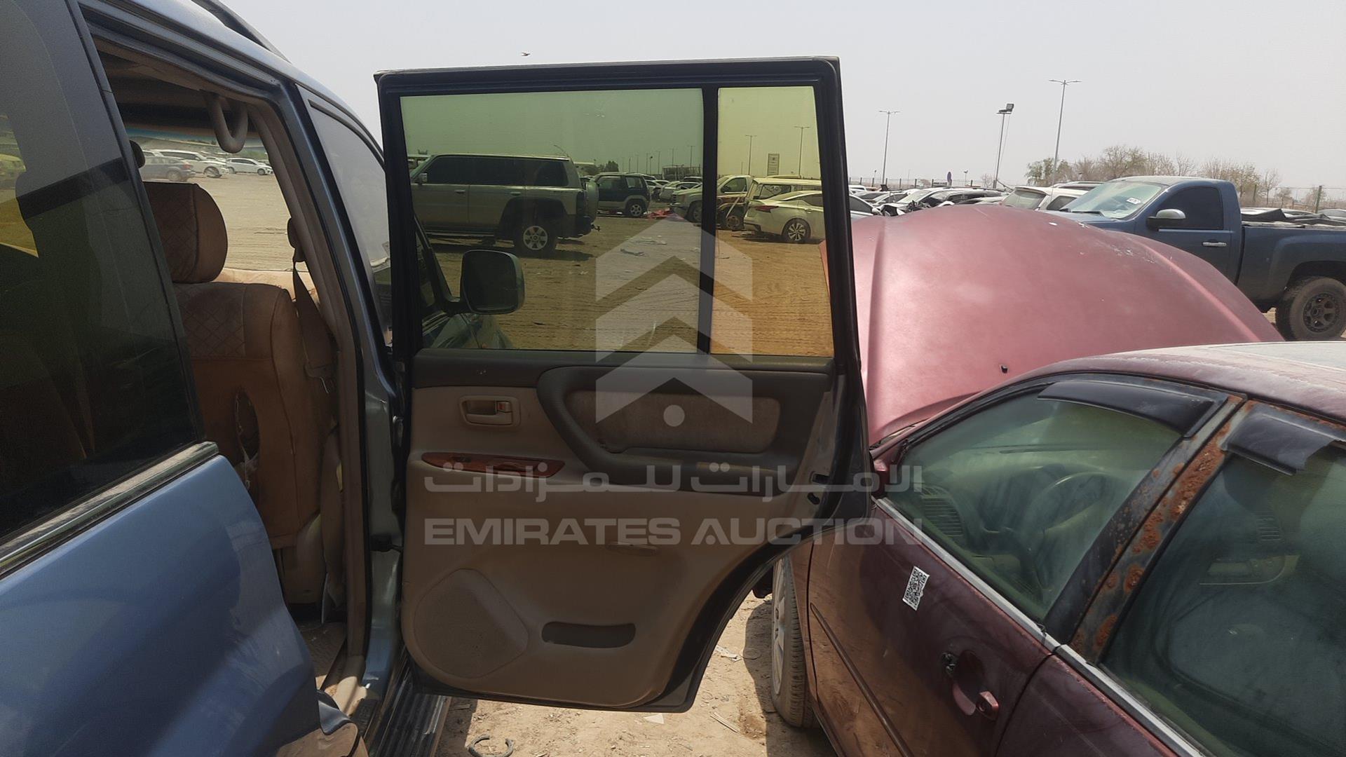 2005 TOYOTA LAND CRUISER VIN: JTEHT05J852069778