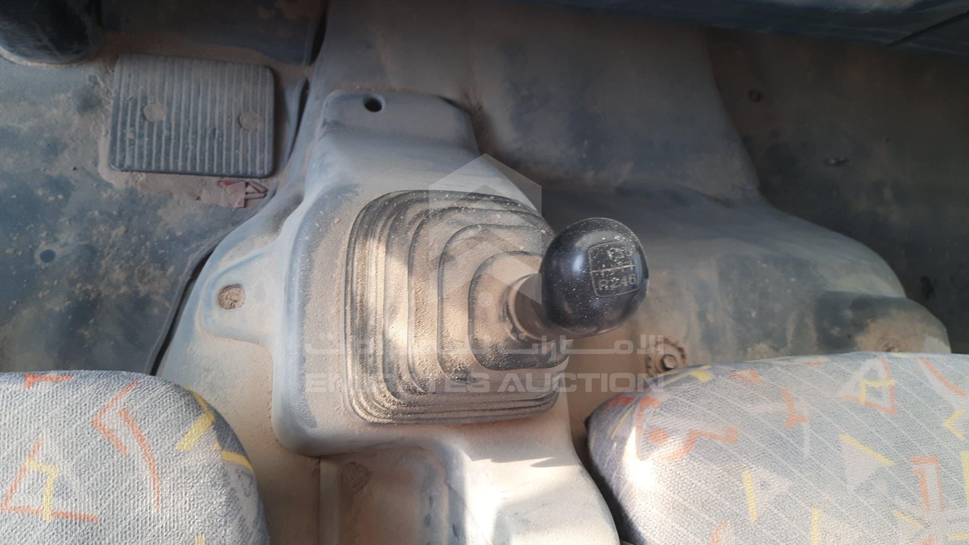 2005 HINO FD - TRUCK VIN: JHDFD1JL951S10545