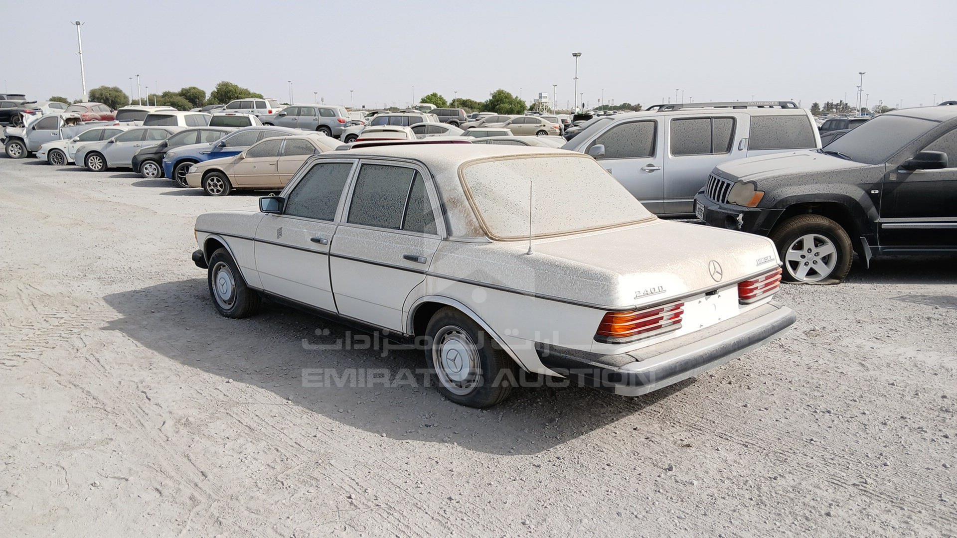 1983 MERCEDES 240D VIN: WDBAB23A6DB408137