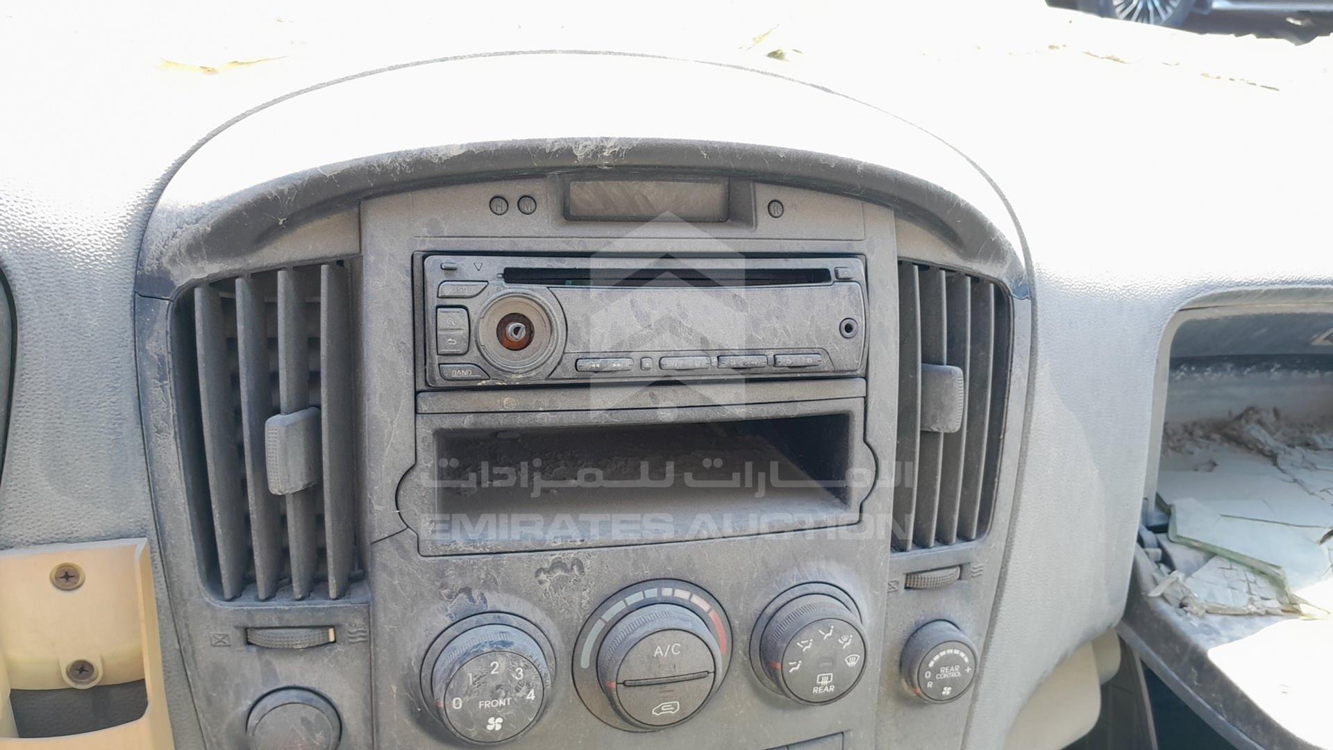 2011 HYUNDAI H1 VIN: KMJWA37R3BU282315