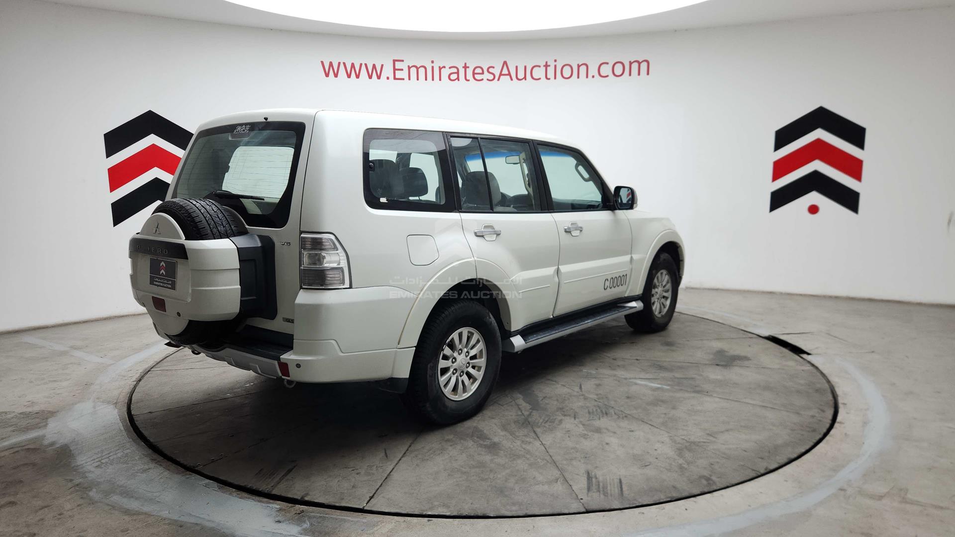 2014 MITSUBISHI PAJERO VIN: JMYLRV95WEJ717770
