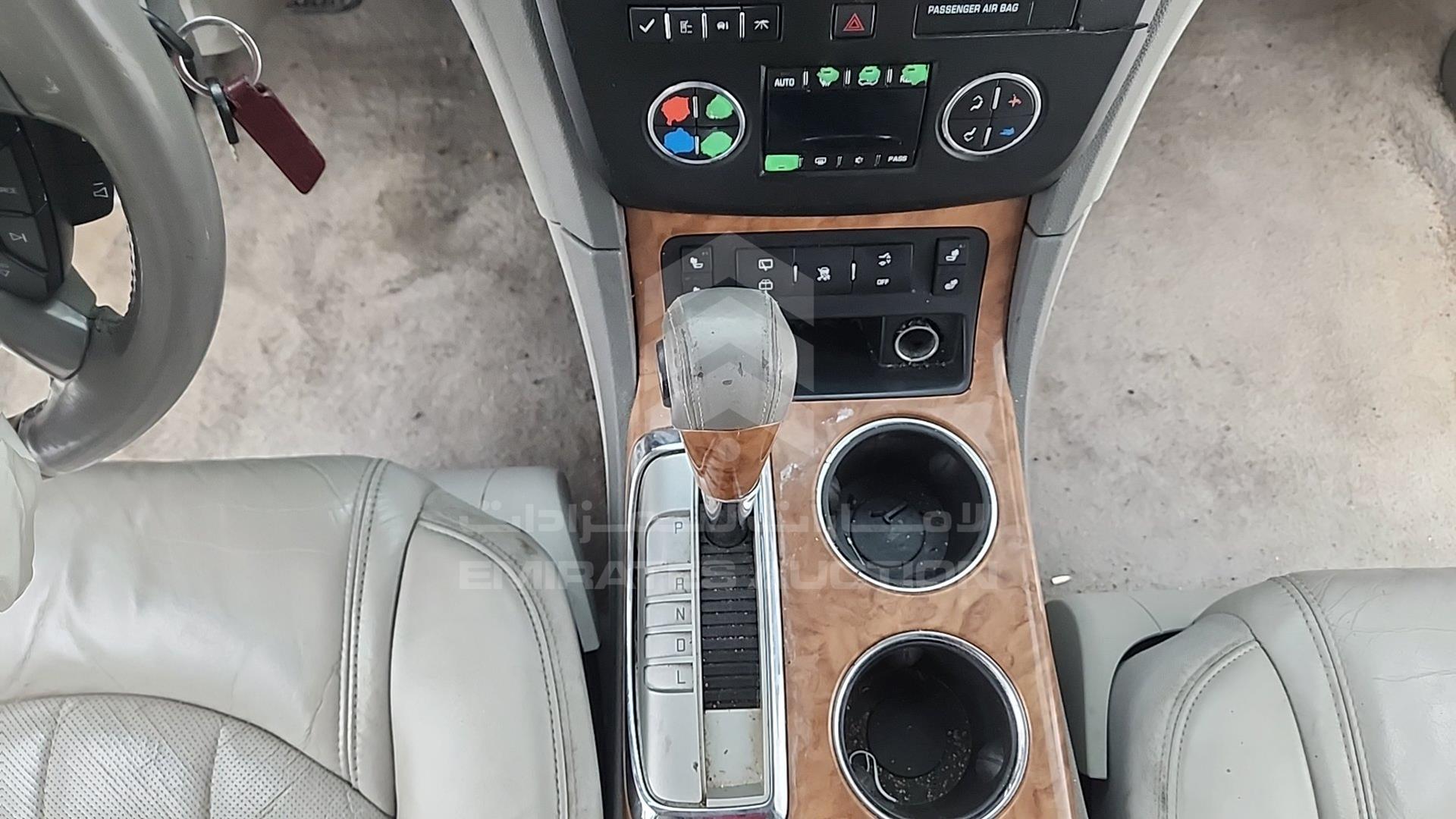 2009 BUICK ENCLAVE VIN: 5GAEV23D09J112484